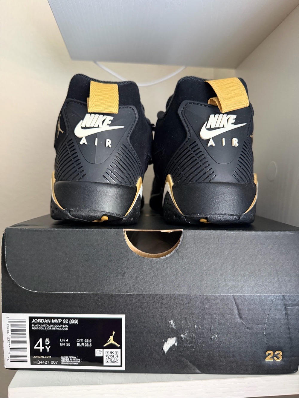Jordan MVP 92 (GS) Black/ Metallic Gold-Sail Women’s size 6 / 4.5 Youth